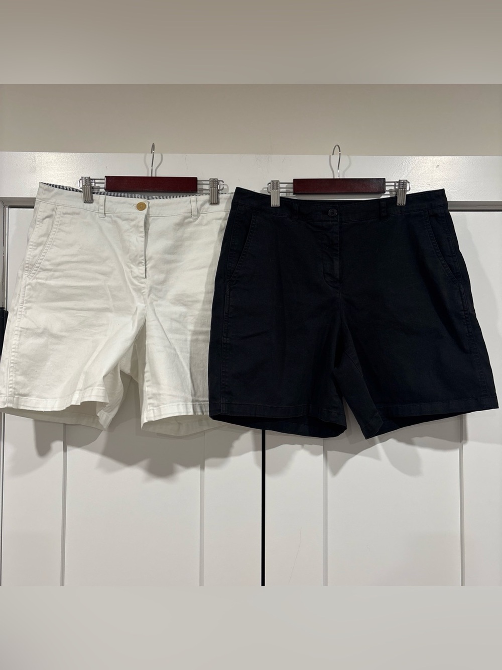 Lot Of 2 Womens J Crew Chino Shorts Black White 6.5” Inseam Size 8
